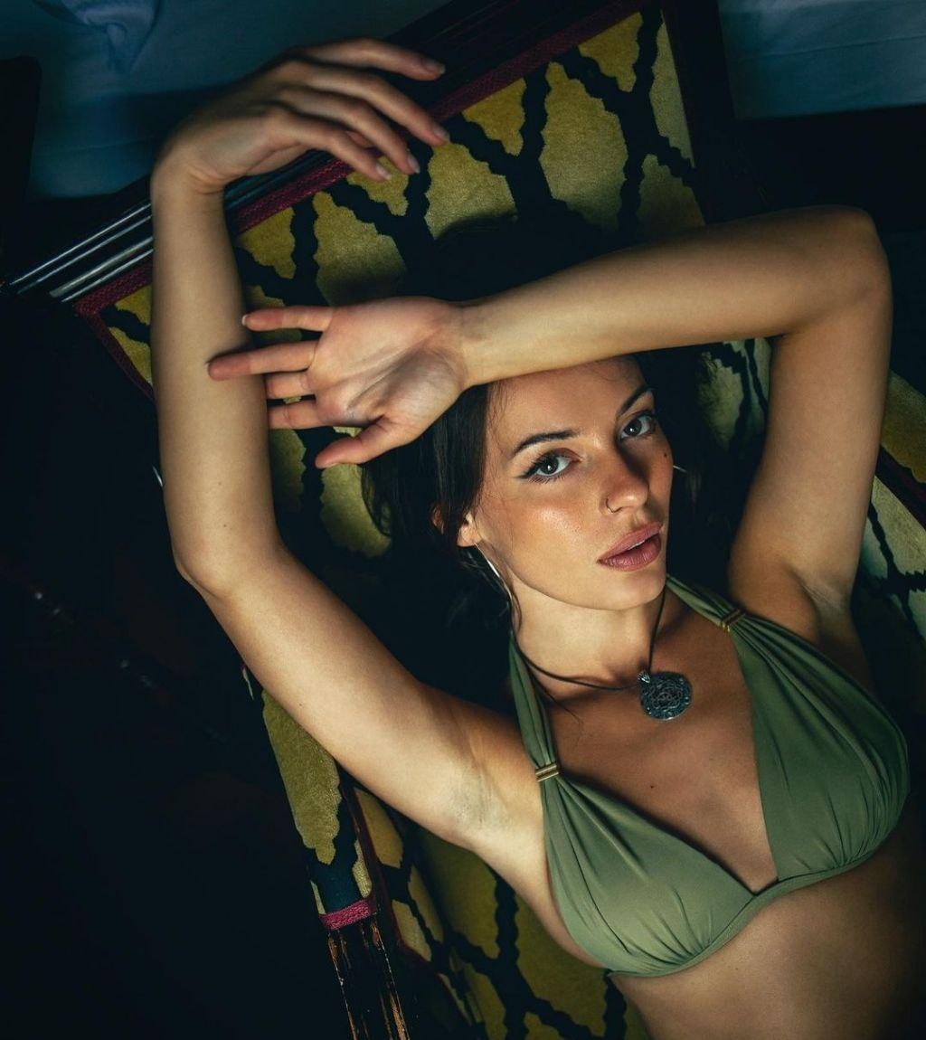 Эми привлекальеная девушка из Красного сулина цена от 7000 руб