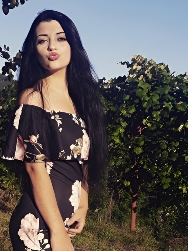 Ангелина привлекательная девушка из Красного сулина цена от 5000 руб