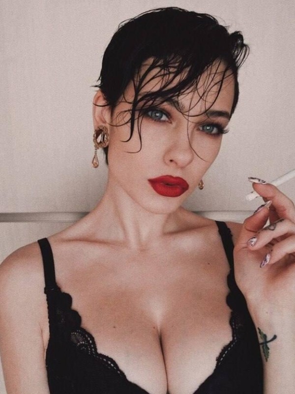 Александра привлекательная девушка из Красного сулина цена от 6000 руб