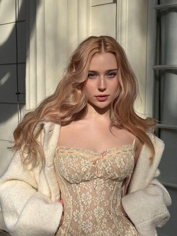 Рита привлекательная девушка из Красного сулина цена от 7000 руб